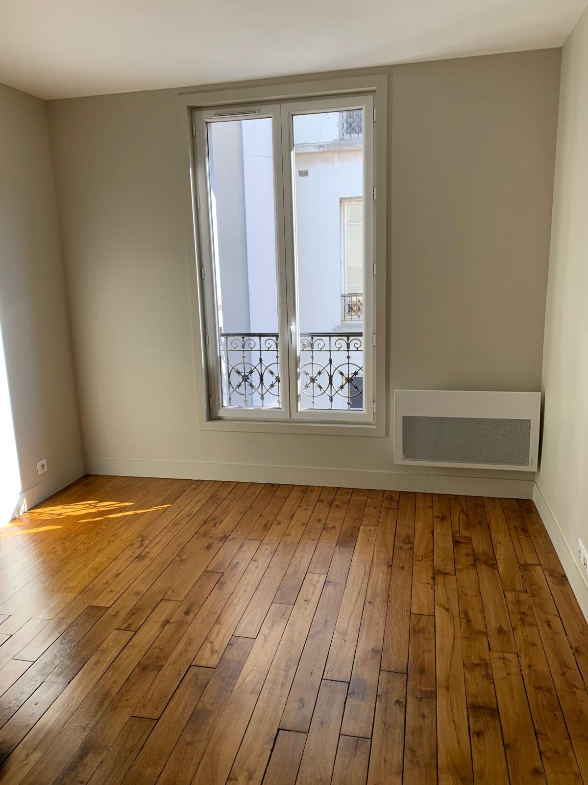 Appartement vide nettoyé — parquet remis à neuf